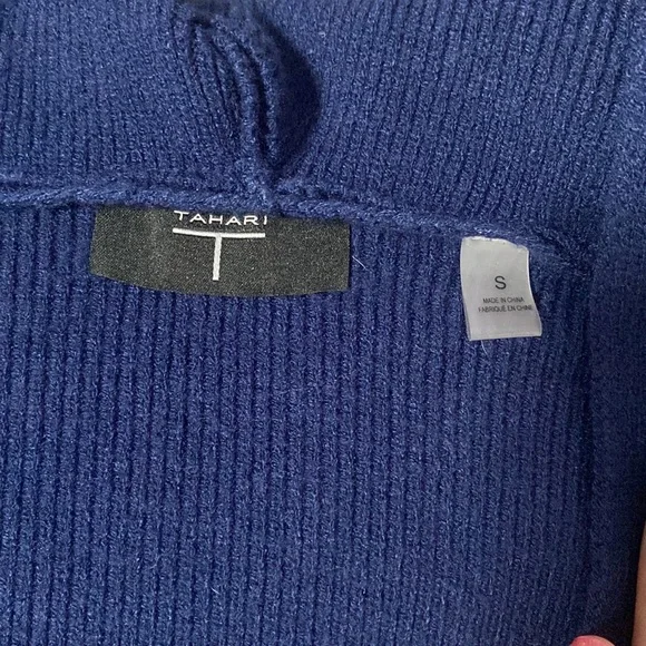 Tahari hooded sweater womenβs small navy white stripes knit hoodie top (Sm) π - Picture 4 of 6